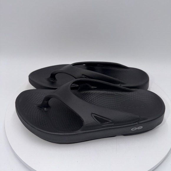 OOFOS Shoes - OOFOS Sandals Womens Size 7 Black OOriginal Thong Flip Flop Recovery Comfort